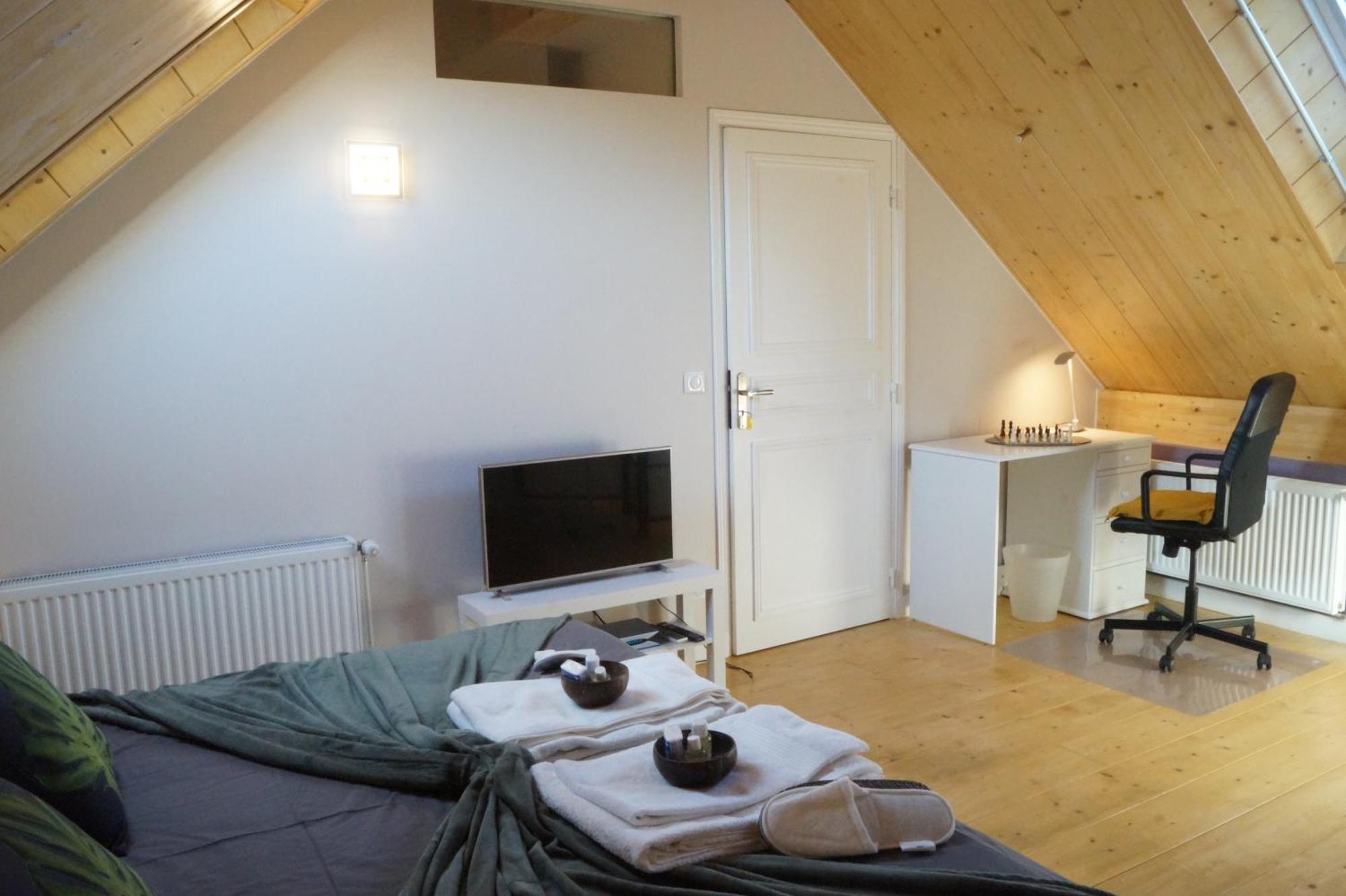 Chalet Like Upstairs Private Suite Étiolles Esterno foto